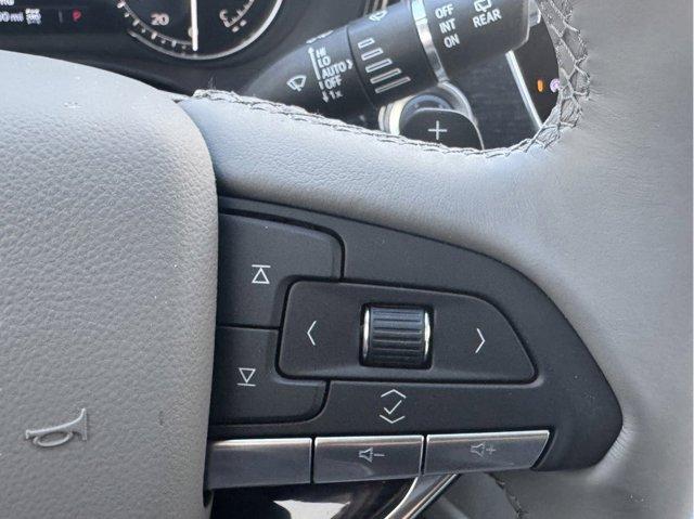 2025 Cadillac XT6 Vehicle Photo in LEOMINSTER, MA 01453-2952