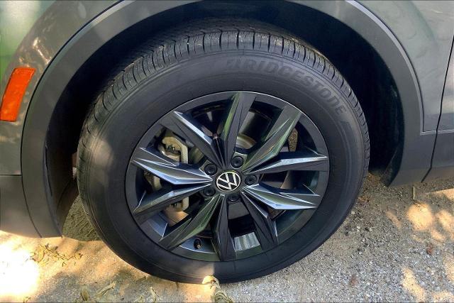 2024 Volkswagen Tiguan Vehicle Photo in KANSAS CITY, MO 64114-4545