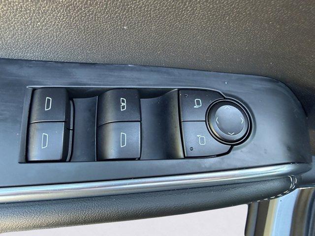 2025 GMC Acadia Vehicle Photo in LEOMINSTER, MA 01453-2952