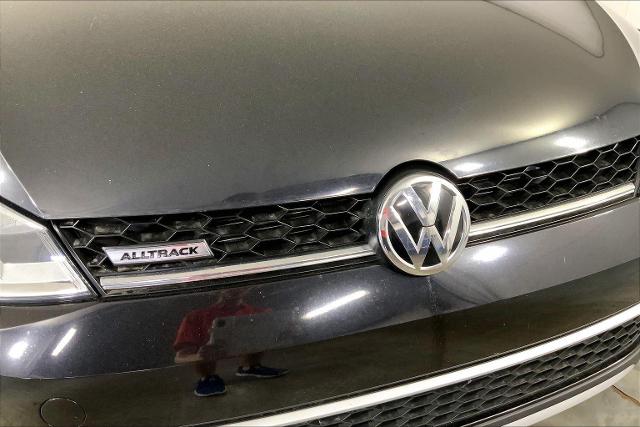 2017 Volkswagen Golf Alltrack Vehicle Photo in INDEPENDENCE, MO 64055-1377