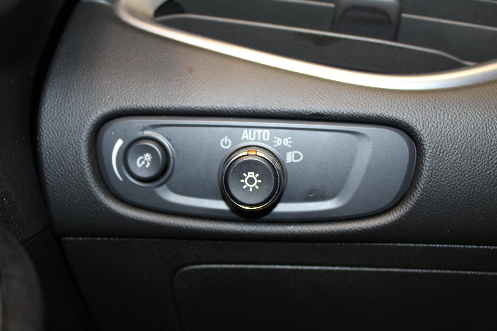 2025 Chevrolet Malibu Vehicle Photo in NORTHAMPTON, MA 01060-1120