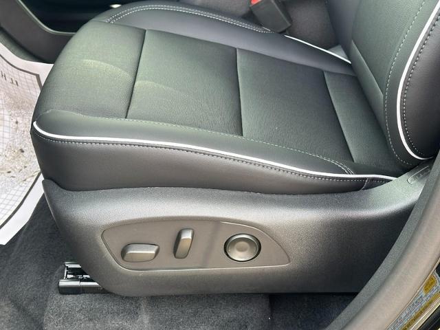 2025 Buick Enclave Vehicle Photo in COLUMBIA, MO 65203-3903