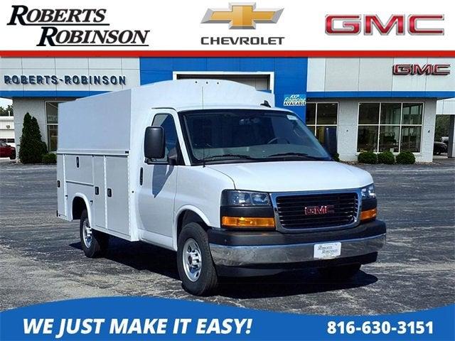 2025 GMC Savana Commercial Cutaway Vehicle Photo in Excelsior Springs, MO 64024