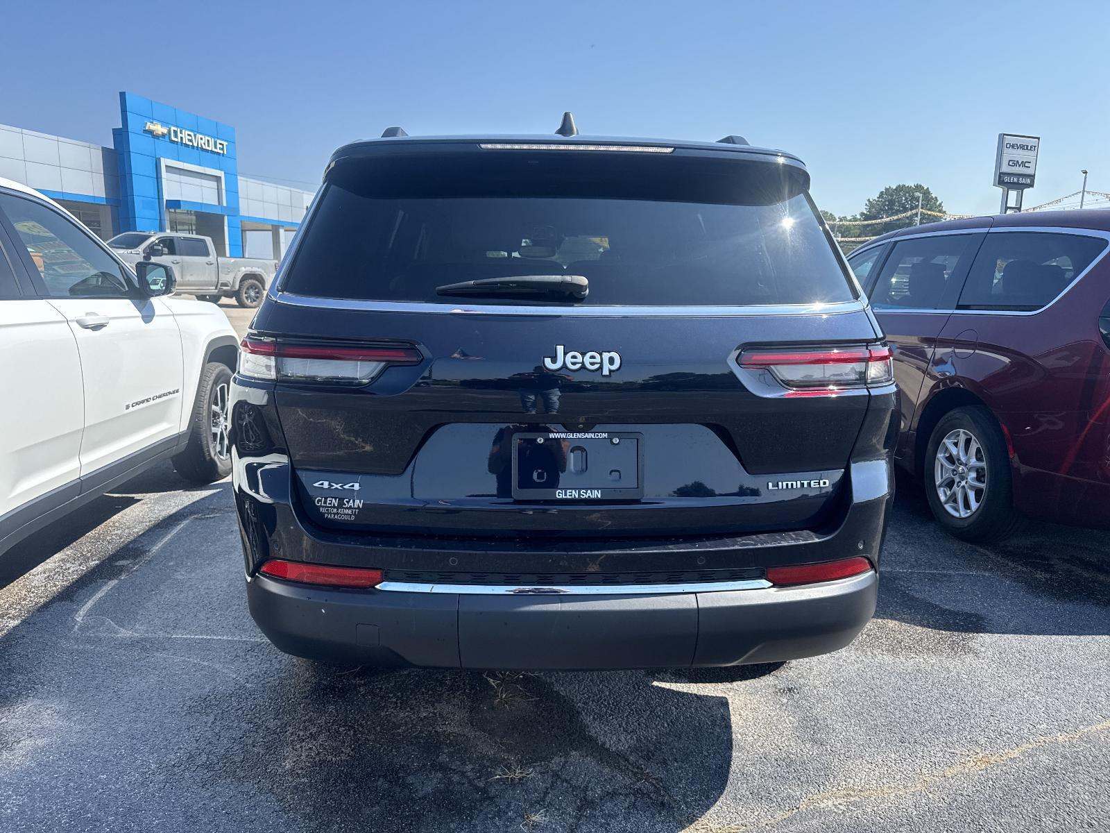 View vehicle photo 3