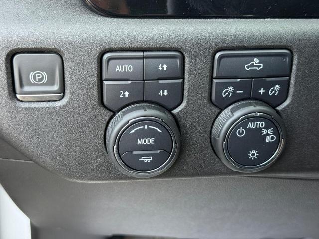 2023 Chevrolet Silverado 1500 Vehicle Photo in COLUMBIA, MO 65203-3903