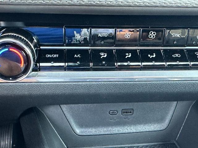 2026 Chevrolet Equinox Vehicle Photo in COLUMBIA, MO 65203-3903