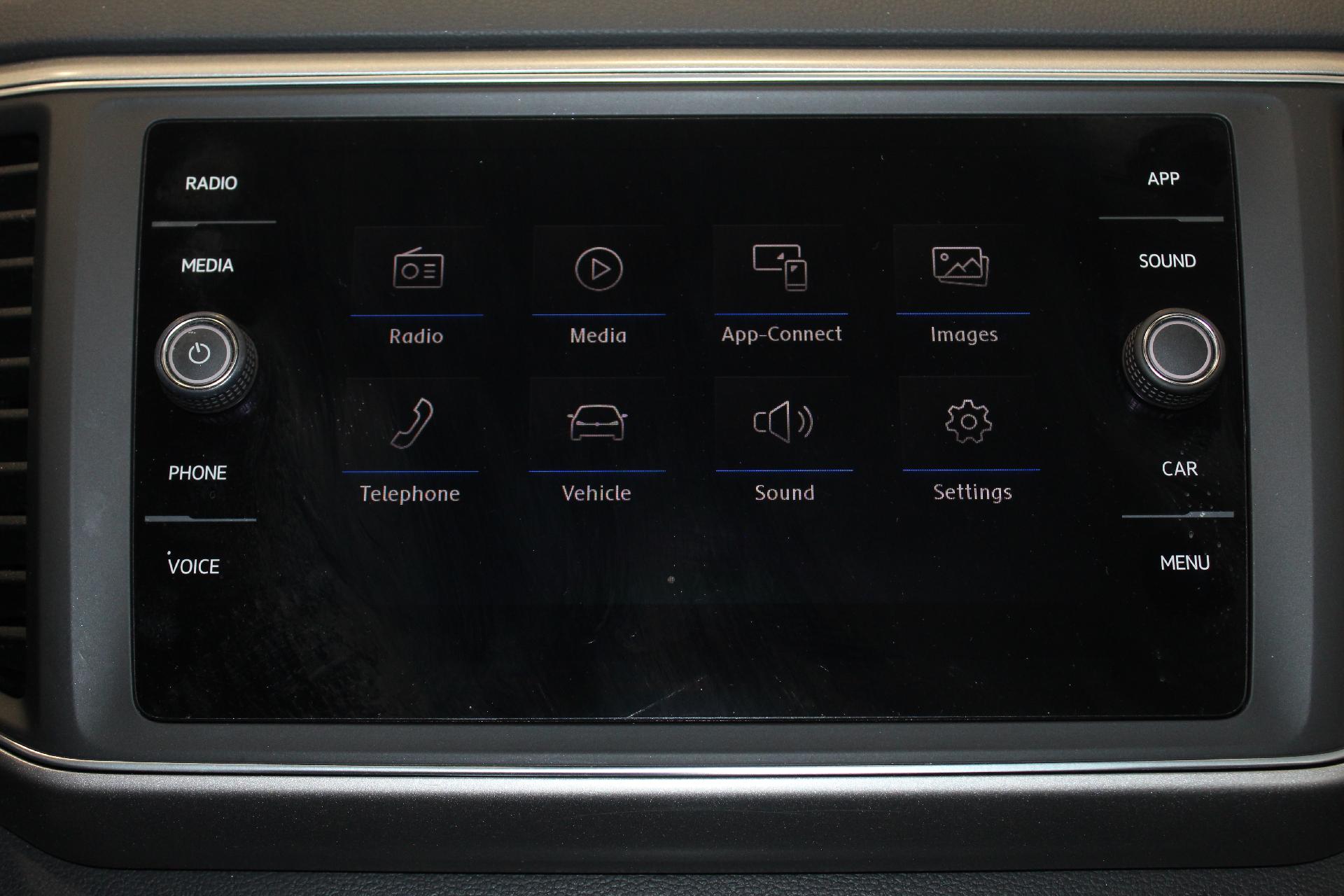 2018 Volkswagen Atlas Vehicle Photo in NORTHAMPTON, MA 01060-1120