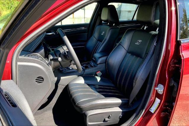 2023 Chrysler 300 Vehicle Photo in Kansas City, MO 64114
