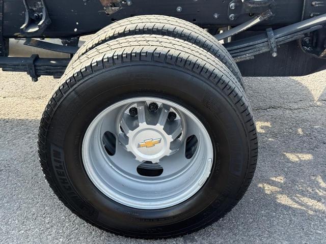 2024 Chevrolet Silverado 3500 HD CC Vehicle Photo in COLUMBIA, MO 65203-3903