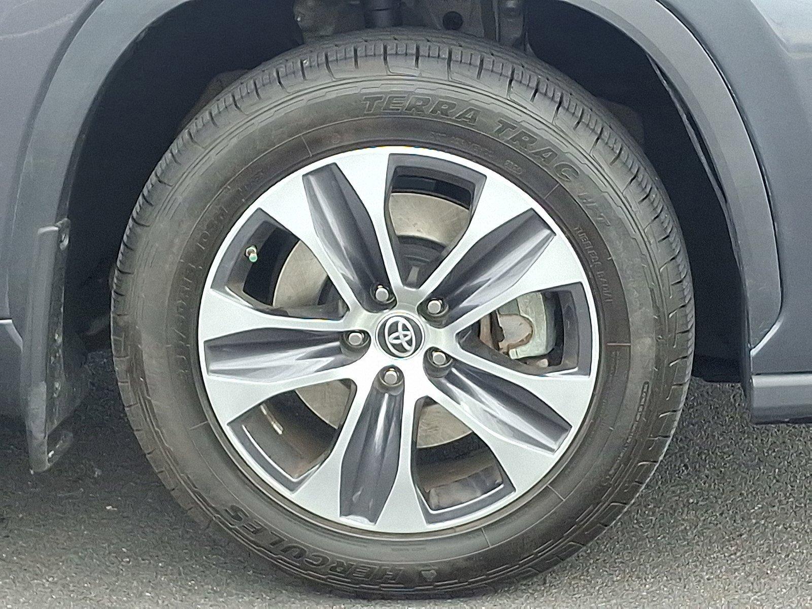 2022 Toyota Highlander Vehicle Photo in Harrisburg, PA 17111