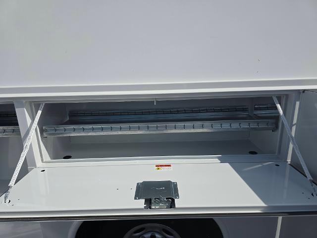 2025 Chevrolet Express Commercial Cutaway Vehicle Photo in INDEPENDENCE, MO 64055-1314