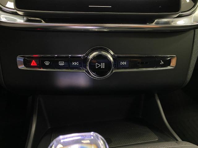 2025 Volvo XC90 Vehicle Photo in Appleton, WI 54913