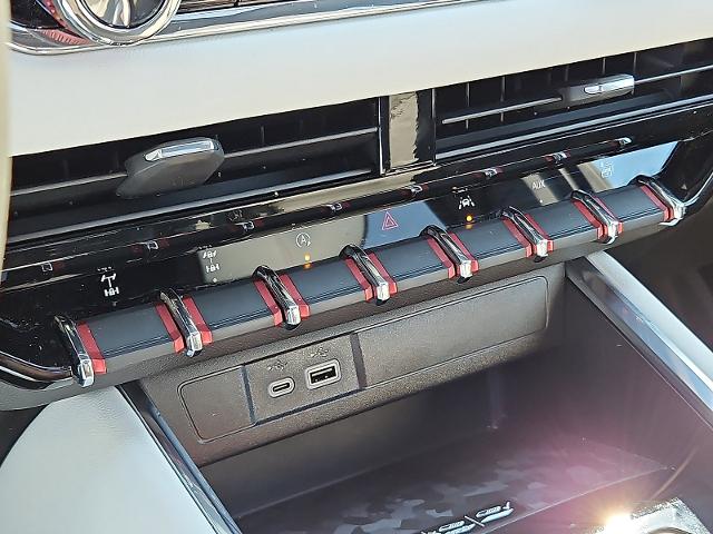 2024 GMC Canyon Vehicle Photo in TREVOSE, PA 19053-4984