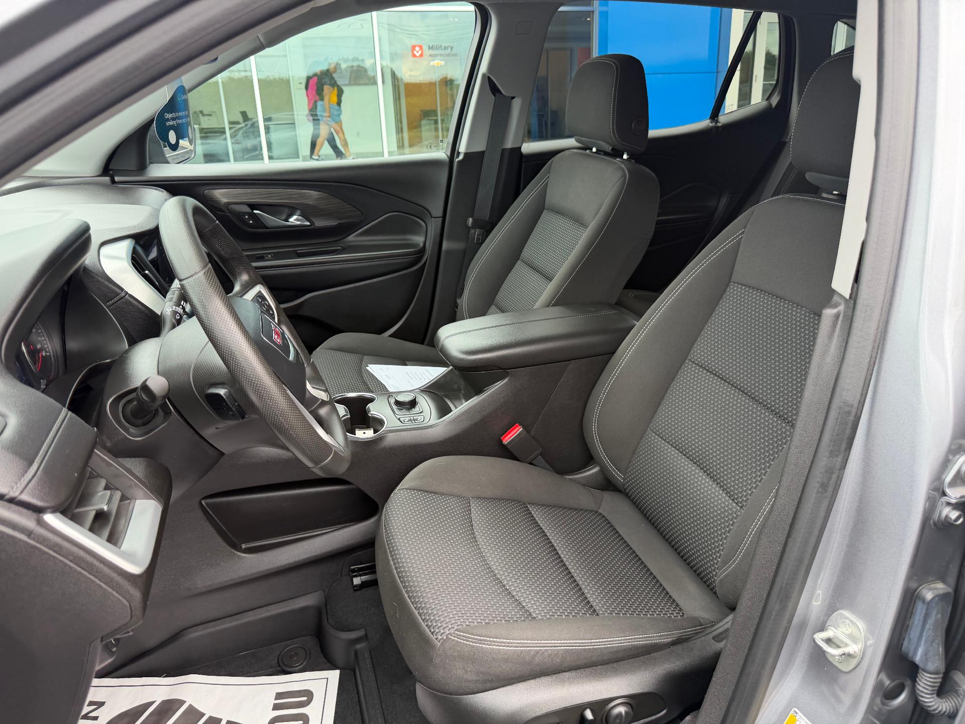 2024 GMC Terrain photo 18 of 36