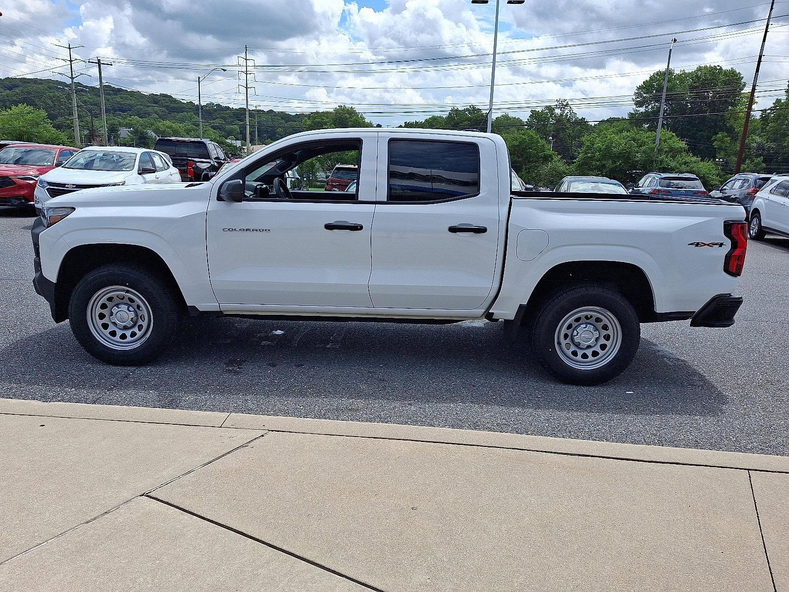 View vehicle photo 4