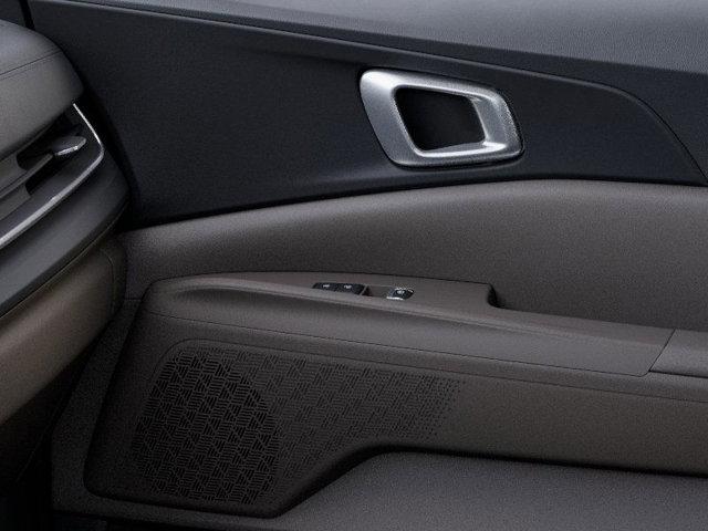 2025 Kia Carnival Hybrid Vehicle Photo in Westbrook, ME 04092