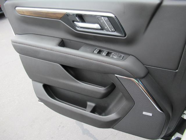 2025 Chevrolet Suburban Vehicle Photo in LEESBURG, FL 34788-4022
