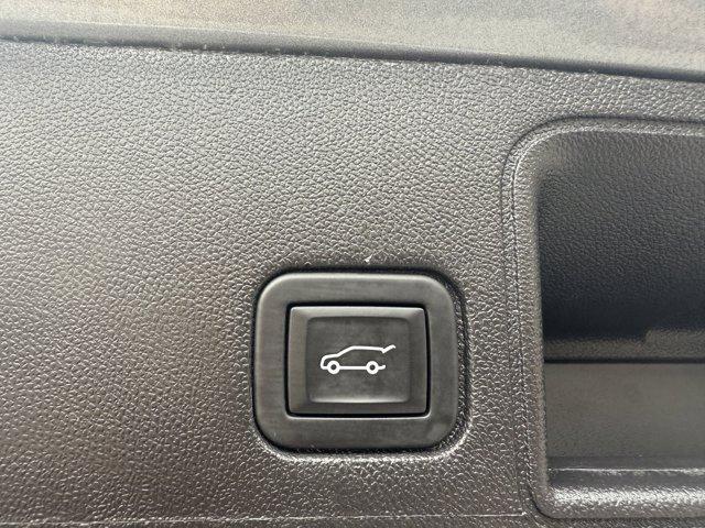 2024 GMC Terrain Vehicle Photo in LEOMINSTER, MA 01453-2952