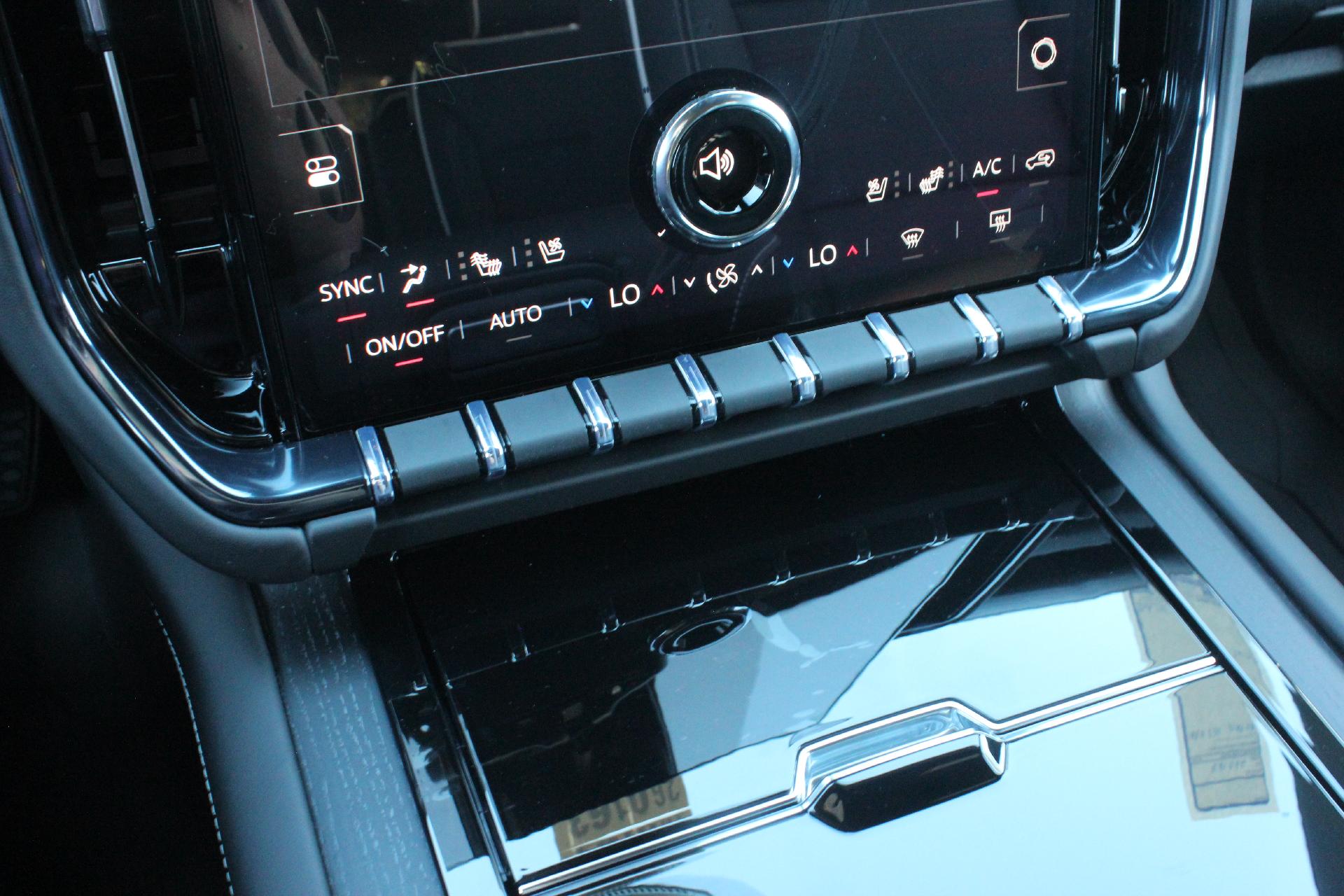 2026 GMC Yukon XL Vehicle Photo in AURORA, CO 80012-4011