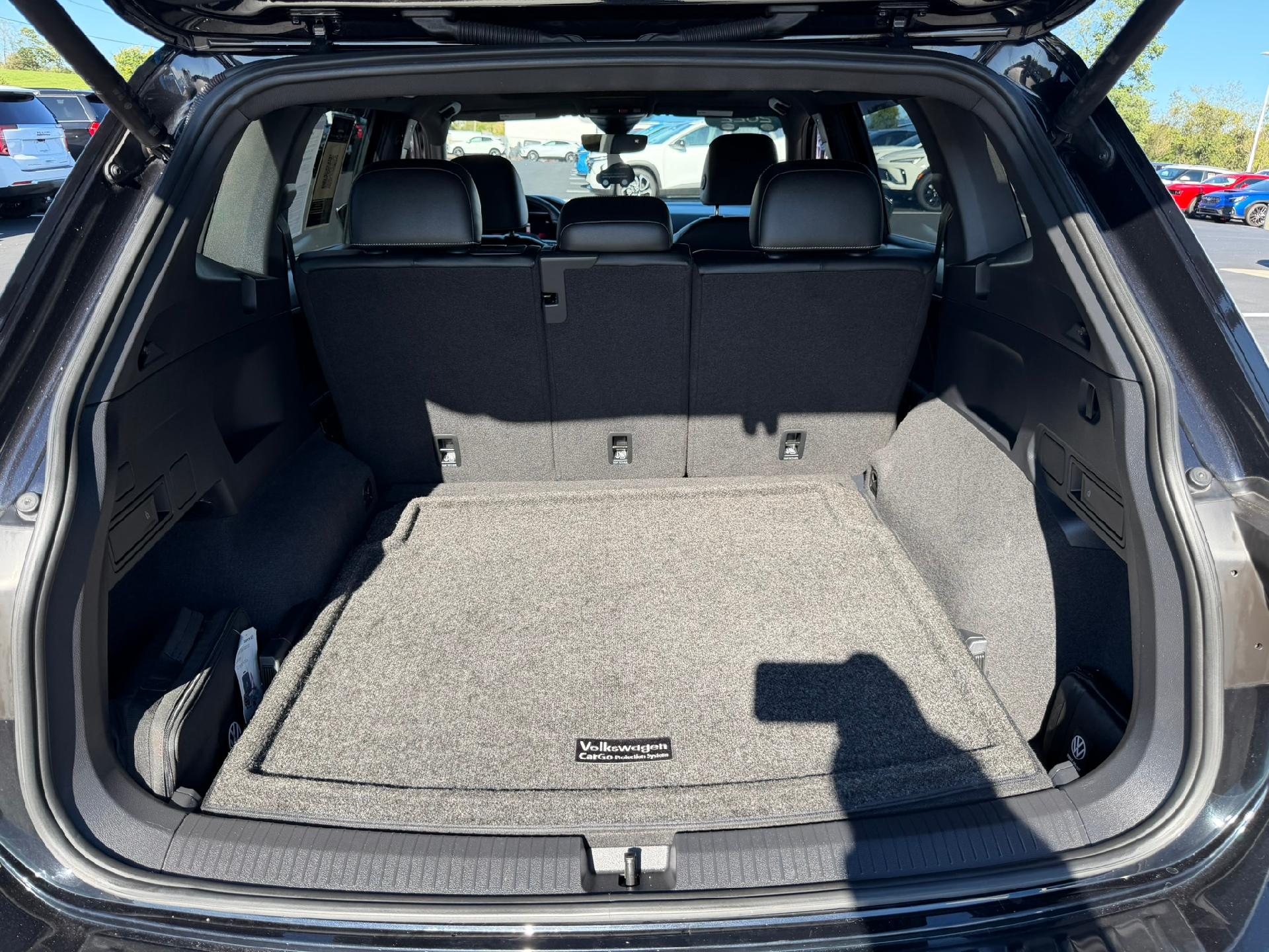2022 Volkswagen Tiguan photo 13 of 37