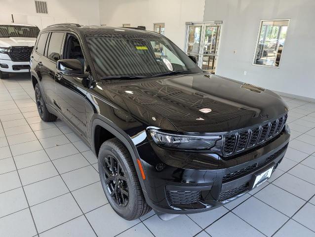 2025 Jeep Grand Cherokee L Vehicle Photo in Neenah, WI 54956