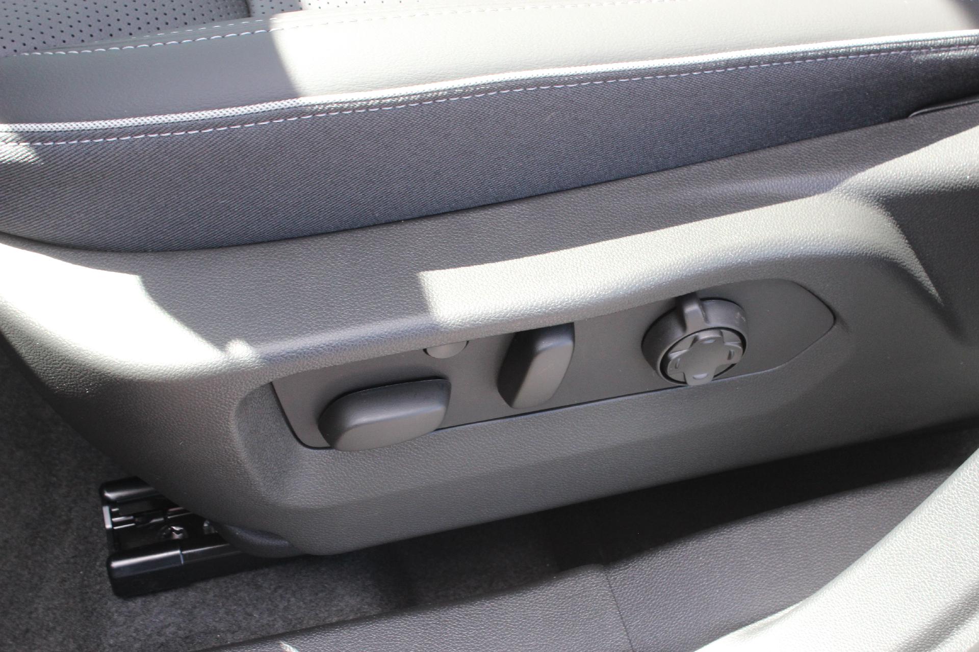 2025 Buick Envision Vehicle Photo in AURORA, CO 80012-4011
