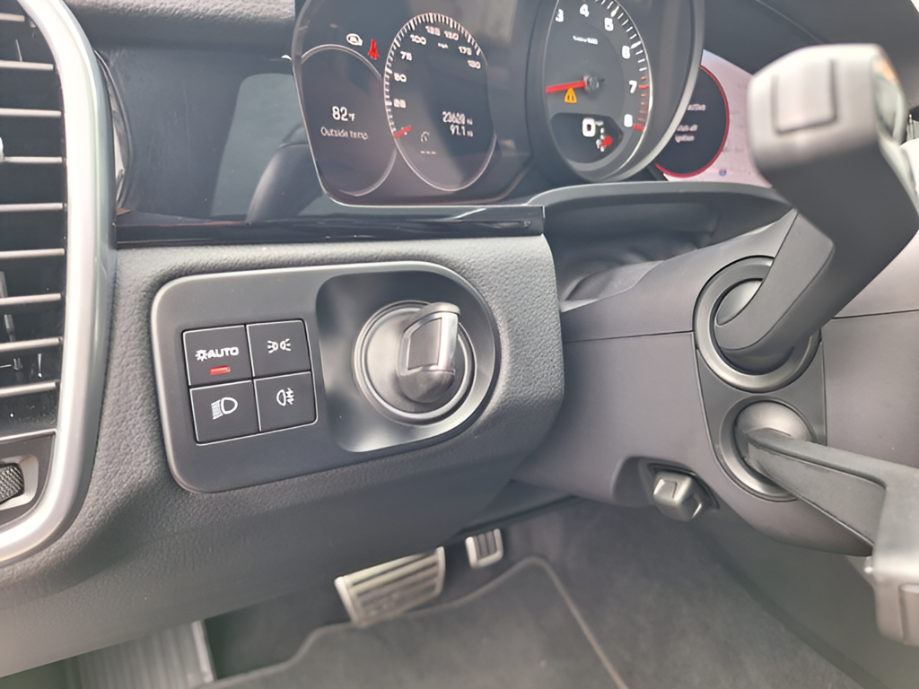 2023 Porsche Cayenne photo 23 of 35