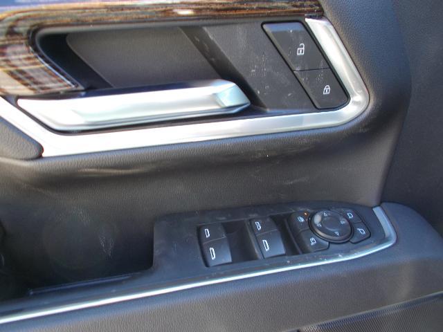 2025 GMC Sierra 2500 HD Vehicle Photo in LOWELL, MA 01852-4336