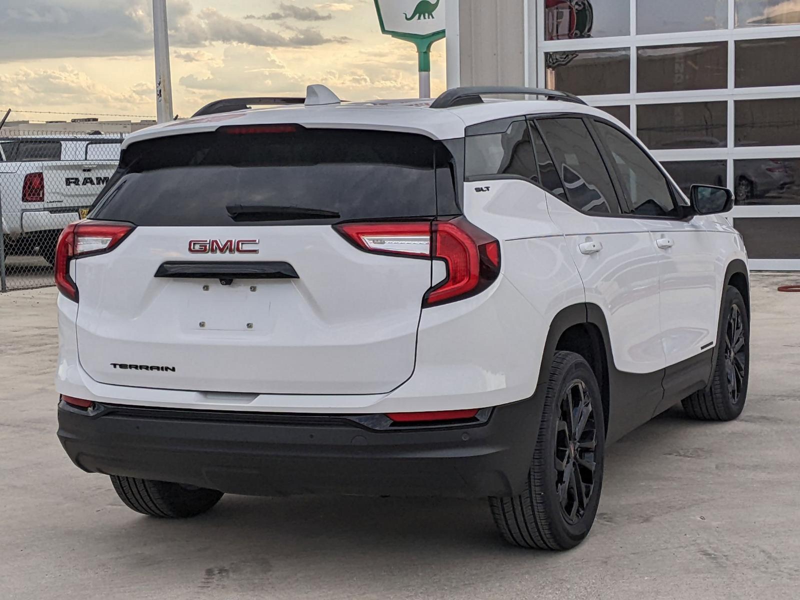 2022 GMC Terrain Vehicle Photo in Seguin, TX 78155