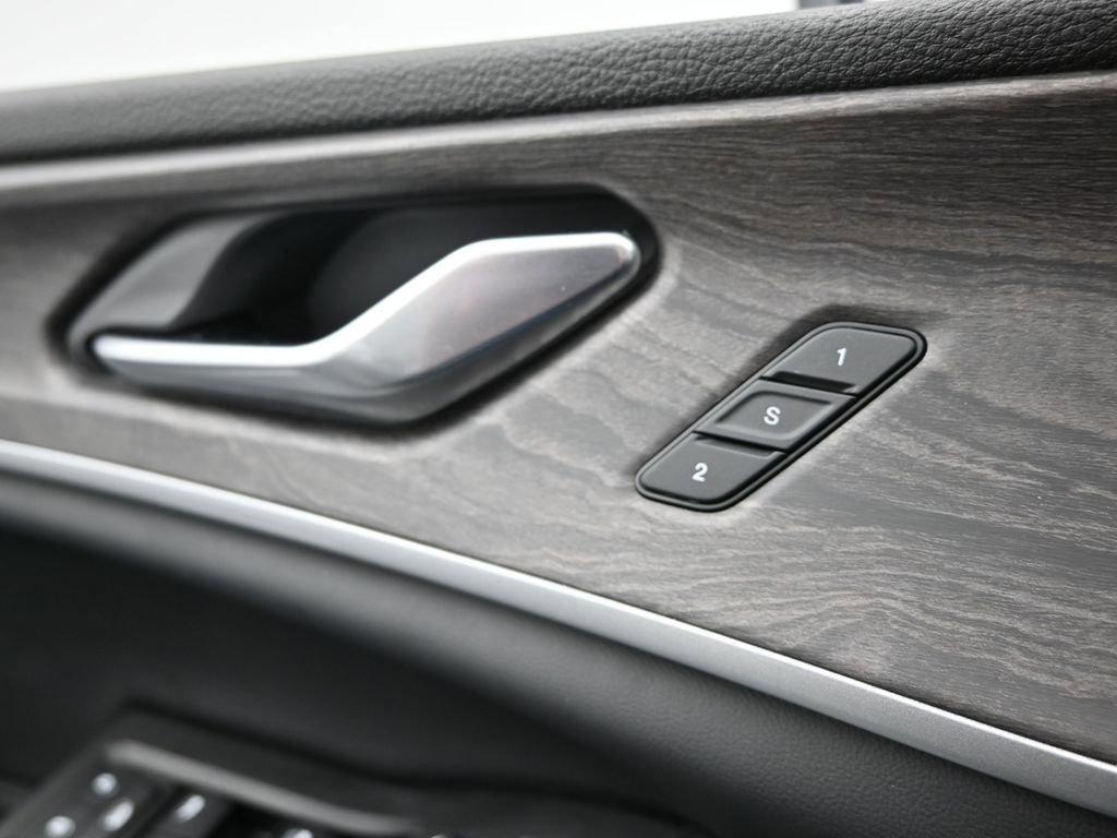 2023 Jeep Grand Cherokee L Vehicle Photo in Cedar Rapids, IA 52402