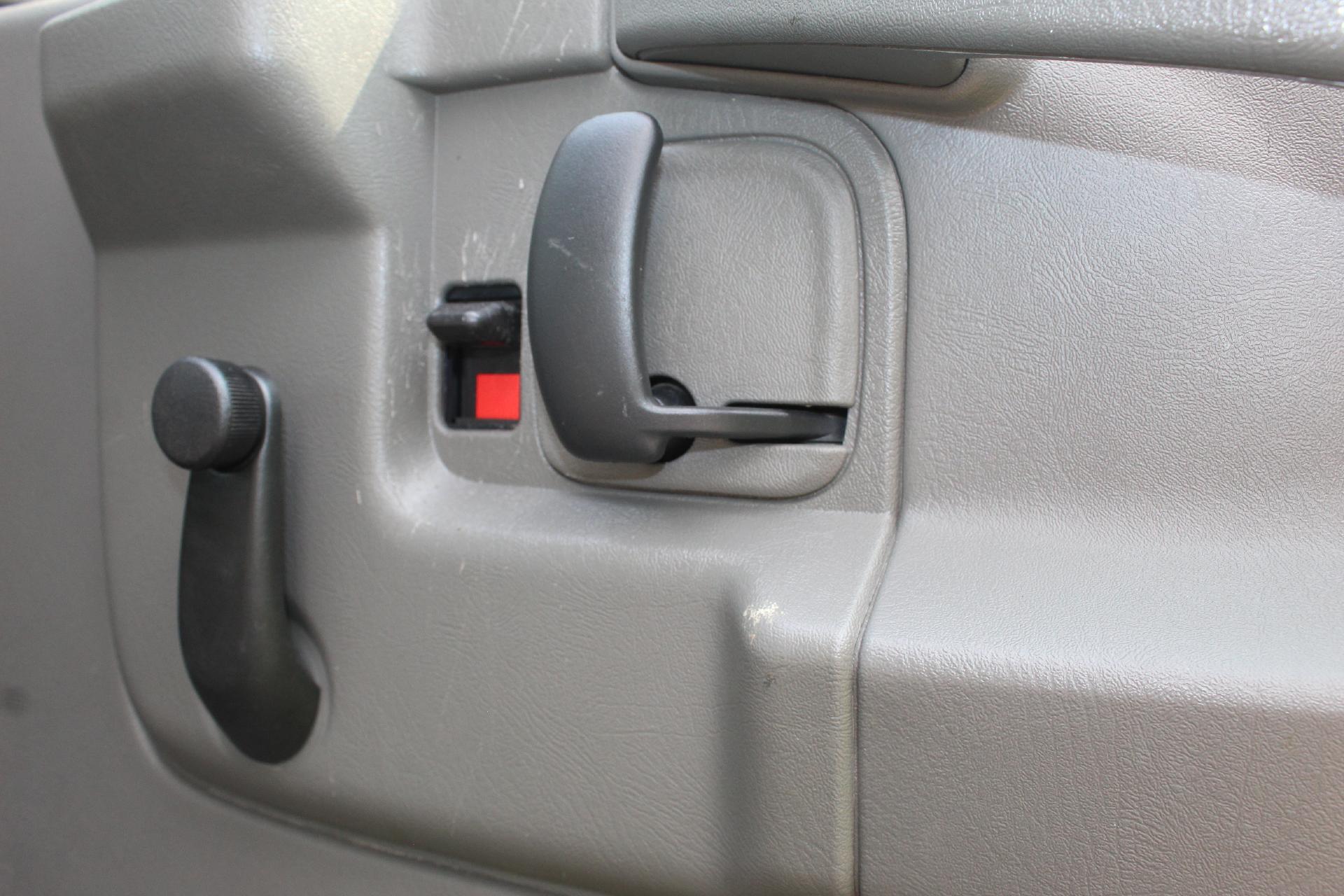2014 Chevrolet Express Cutaway 3500 Vehicle Photo in NORTHAMPTON, MA 01060-1120