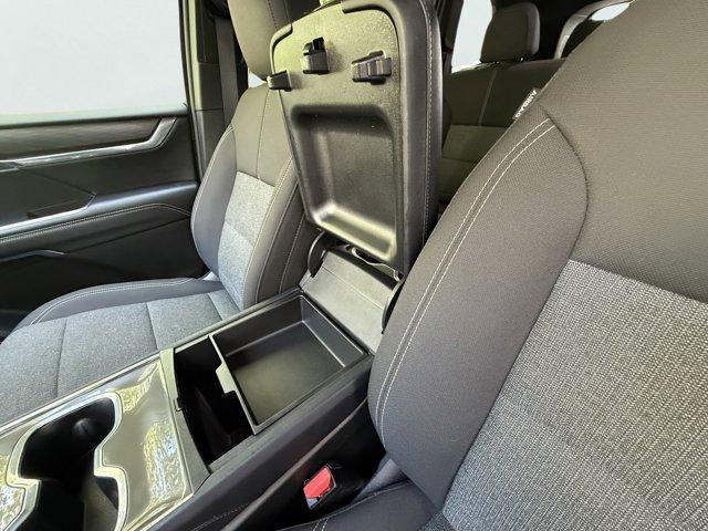 2025 GMC Acadia Vehicle Photo in LEOMINSTER, MA 01453-2952