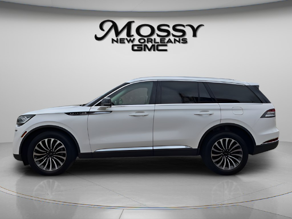 2023 Lincoln Aviator photo 3 of 36