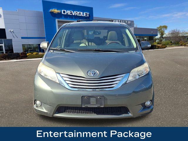 2013 Toyota Sienna Vehicle Photo in DANBURY, CT 06810-5034