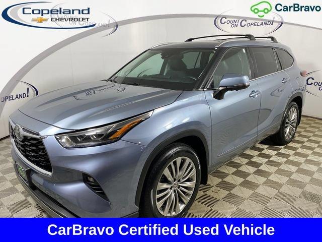 2023 Toyota Highlander Vehicle Photo in BROCKTON, MA 02301-7113