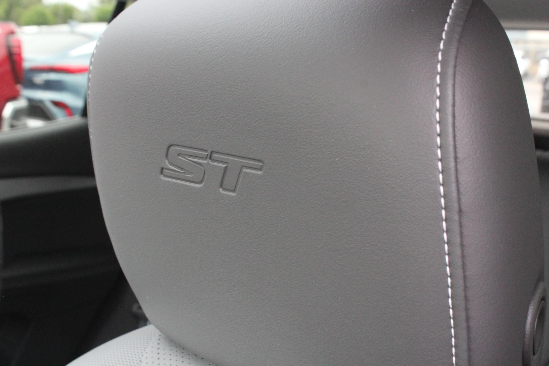 2025 Buick Envision Vehicle Photo in AURORA, CO 80012-4011