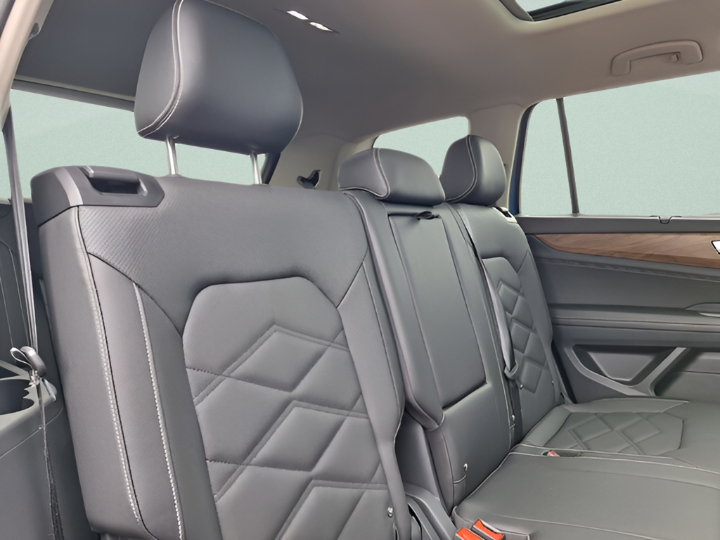 2026 Volkswagen Atlas photo 31 of 36