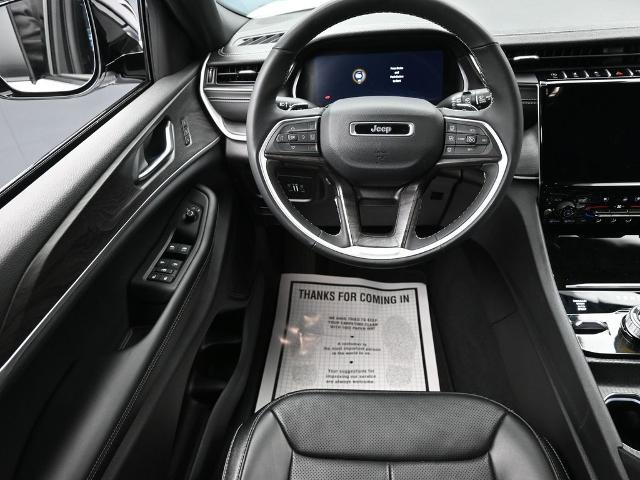 2024 Jeep Grand Cherokee L Vehicle Photo in Cedar Rapids, IA 52402