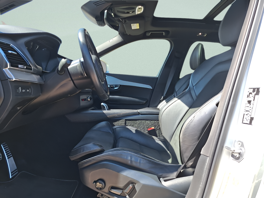 2017 Volvo XC90 photo 12 of 33