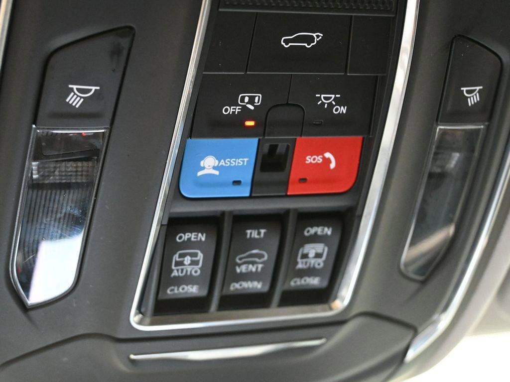 2022 Jeep Grand Cherokee 4xe Vehicle Photo in Cedar Rapids, IA 52402