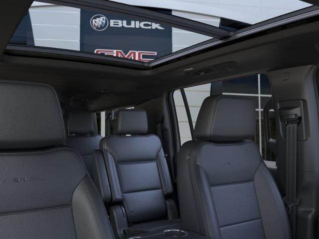 2025 GMC Yukon XL Vehicle Photo in ROCHESTER HILLS, MI 48307-2741