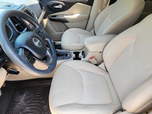 2019 Jeep Cherokee Vehicle Photo in DENTON, TX 76210-9321