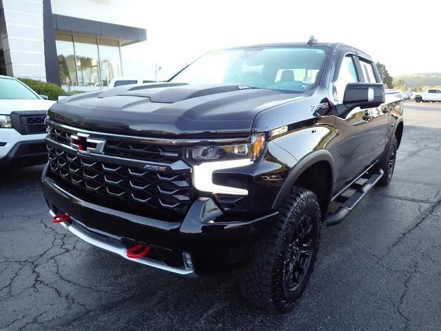 2024 Chevrolet Silverado 1500 Vehicle Photo in ZELIENOPLE, PA 16063-2910