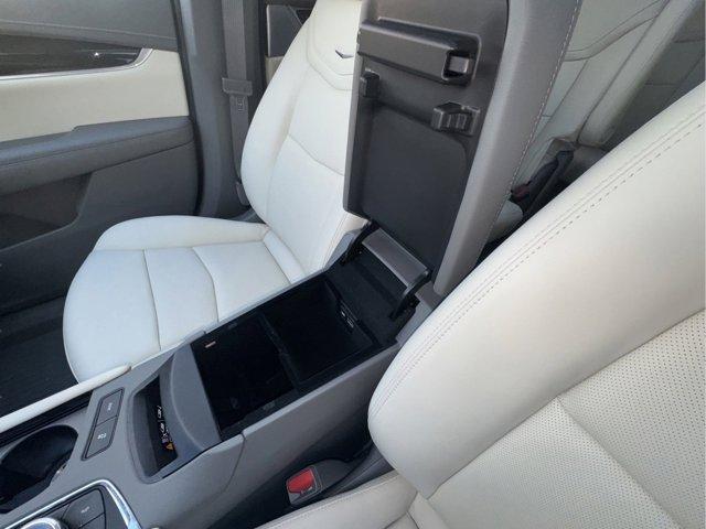 2025 Cadillac XT6 Vehicle Photo in LEOMINSTER, MA 01453-2952