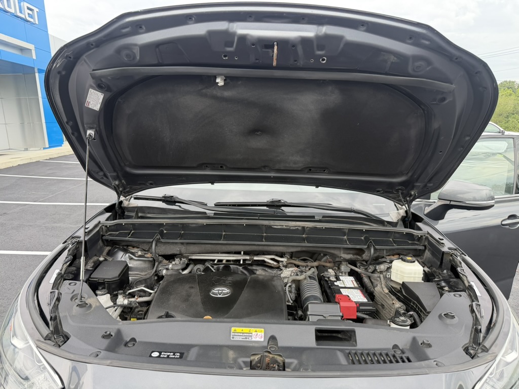2021 Toyota Highlander photo 33 of 38