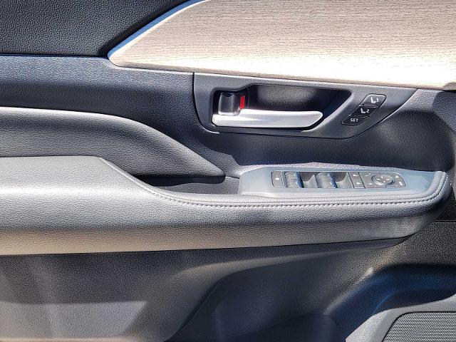 2024 Toyota Grand Highlander Vehicle Photo in DENTON, TX 76210-9321