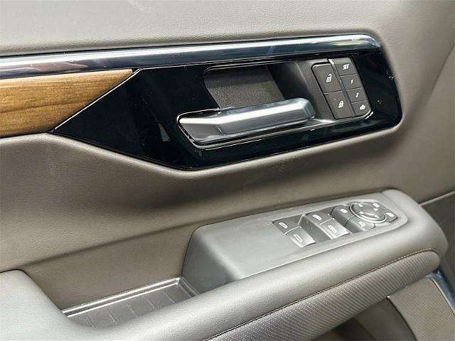 2026 Chevrolet Suburban Vehicle Photo in EVERETT, WA 98203-5662