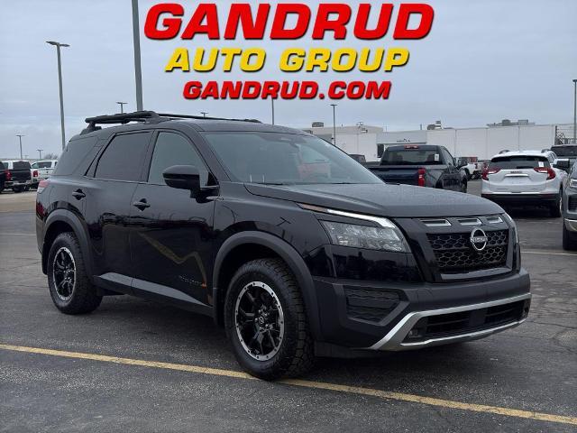 2025 Nissan Pathfinder Vehicle Photo in GREEN BAY, WI 54302-3701