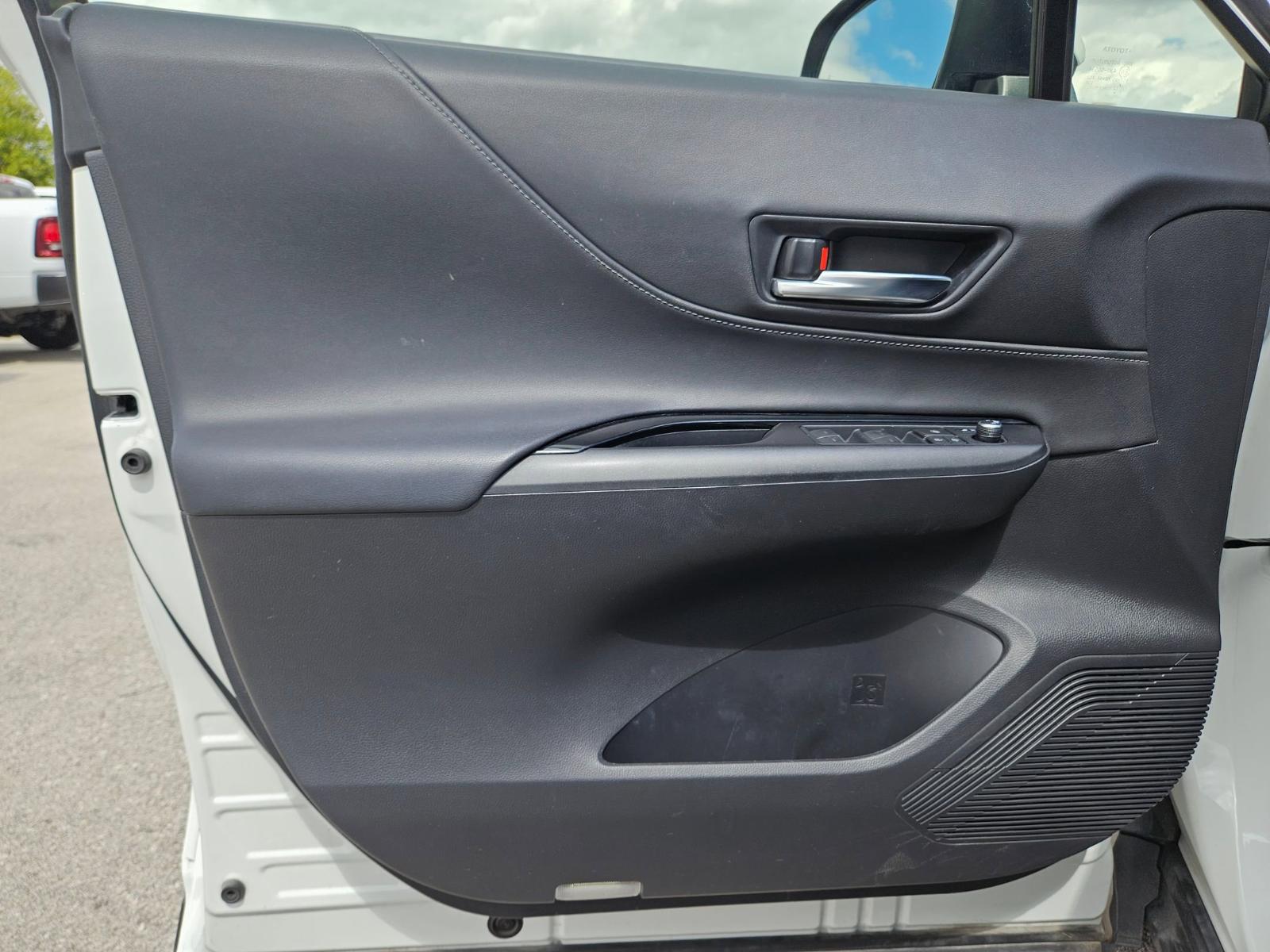 2022 Toyota Venza Vehicle Photo in Seguin, TX 78155
