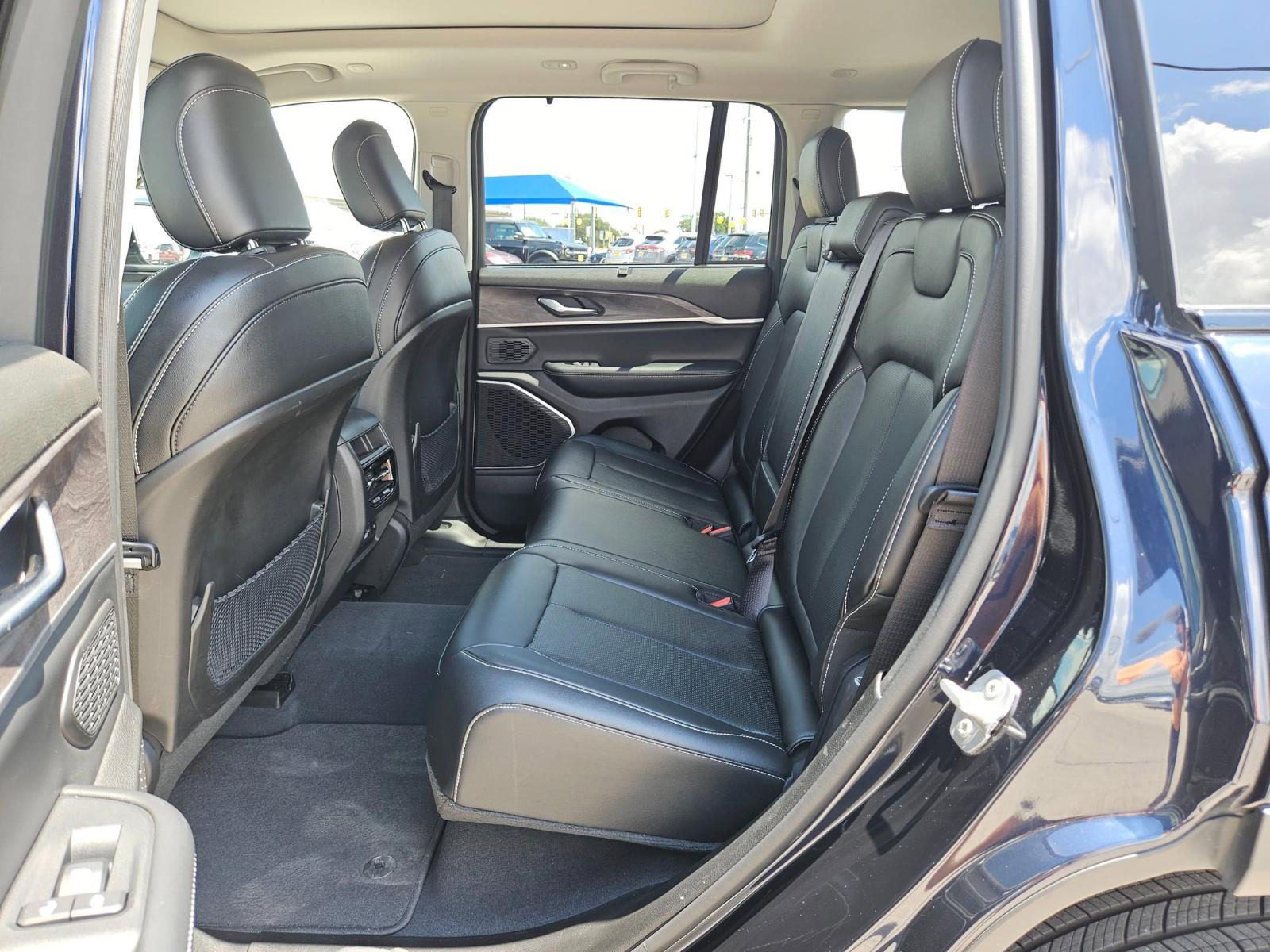 2023 Jeep Grand Cherokee Vehicle Photo in Seguin, TX 78155